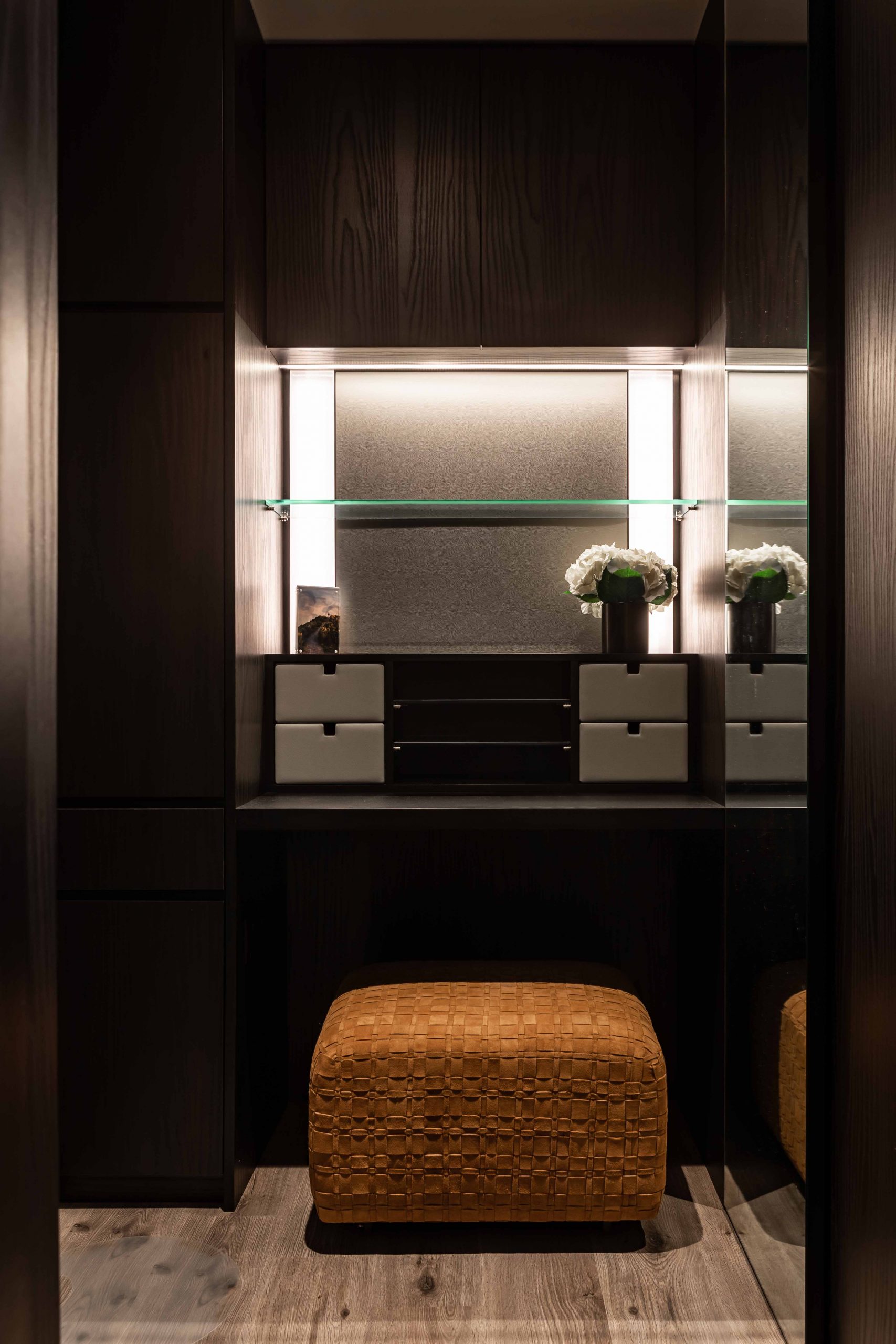 SMALL SPACES – Edmund Ng Architects